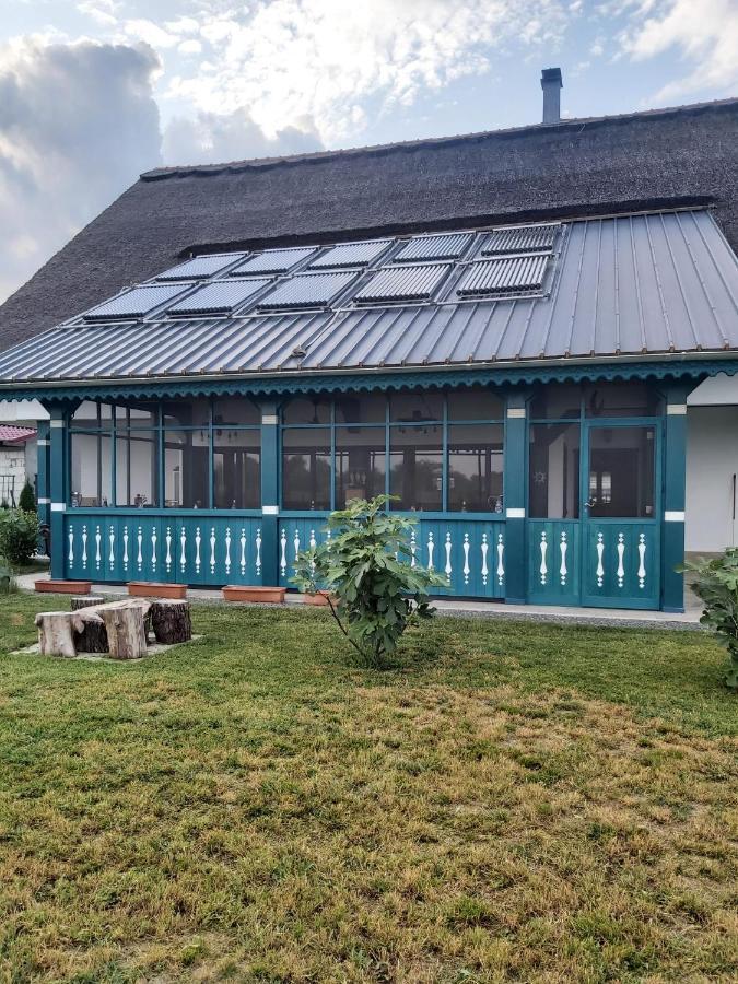 Agropensiunea Beluga Gorgova Exteriör bild